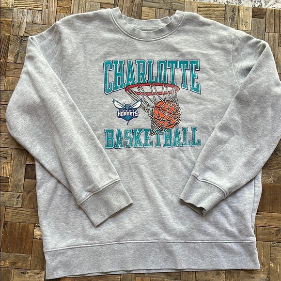 Charlotte Hornets Basketball Gray Crewneck Sweatshirt Fanatics Size 2XL - Picture 1 of 6